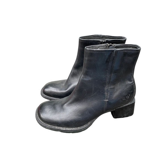 Timberland Black Ankle Boots with Chunky Heel and Minimalist Design size 8.5 - Picture 2 of 6